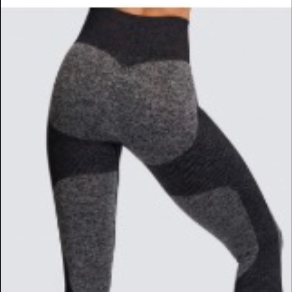 Sexy butt enhancing leggings yoga pants